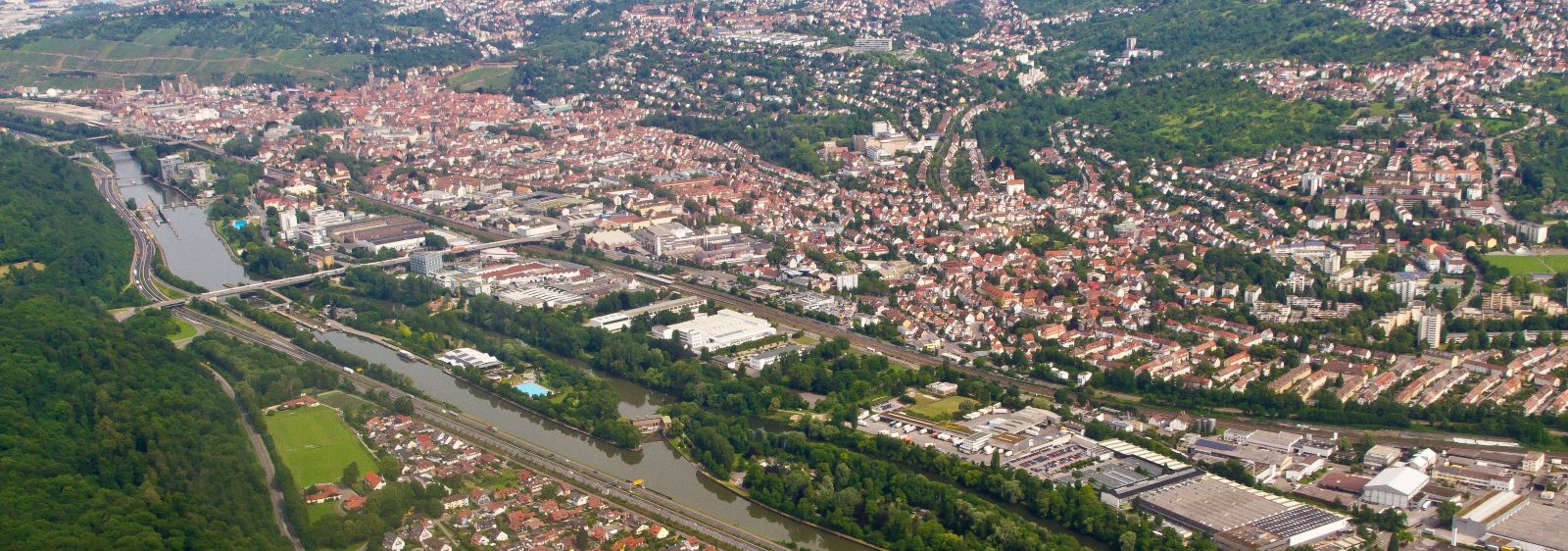 Luftbildaufnahme von Esslingen.