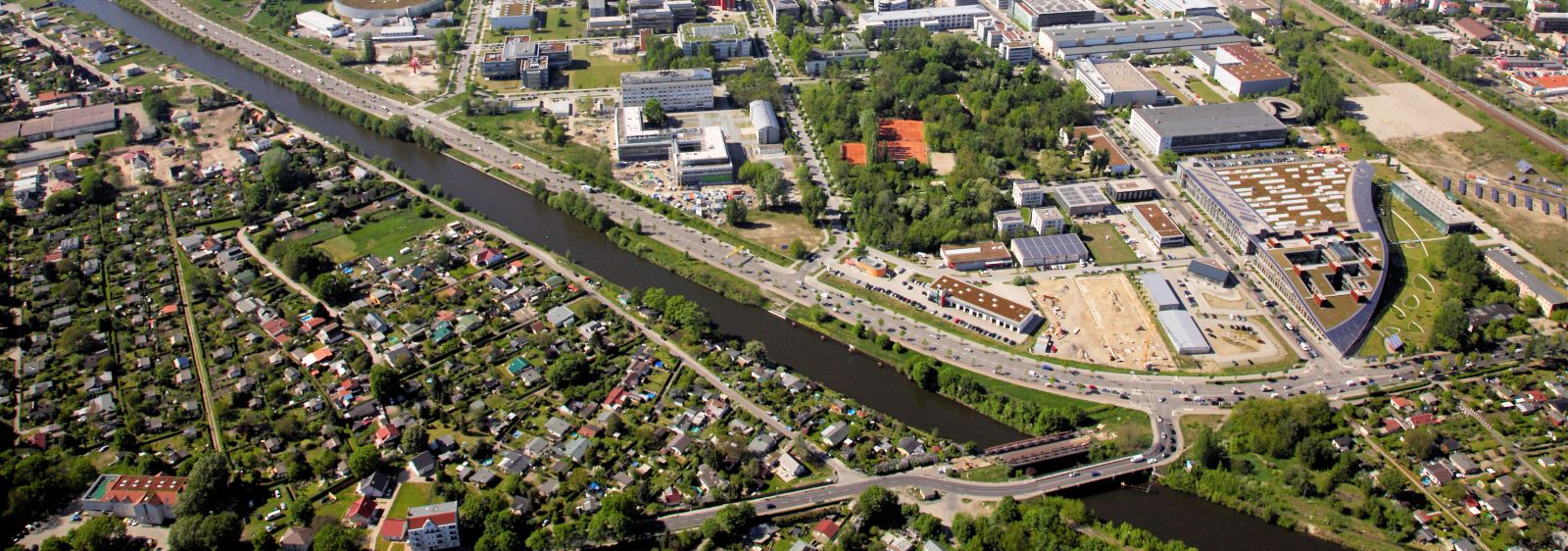 Luftbild des Standorts Adlershof im Mai 2013