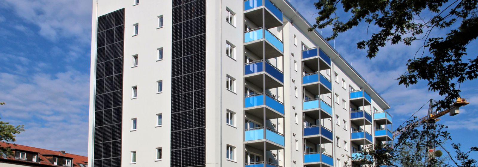 Mit dem „Zukunftshaus“ im Berliner Stadtteil Lankwitz möchte die Wohnbaugesellschaft degewo zeigen, welche Gebäude- und Technikkonzepte sich für ein nahezu klimaneutrales, energieeffizientes Wohnen eignen.