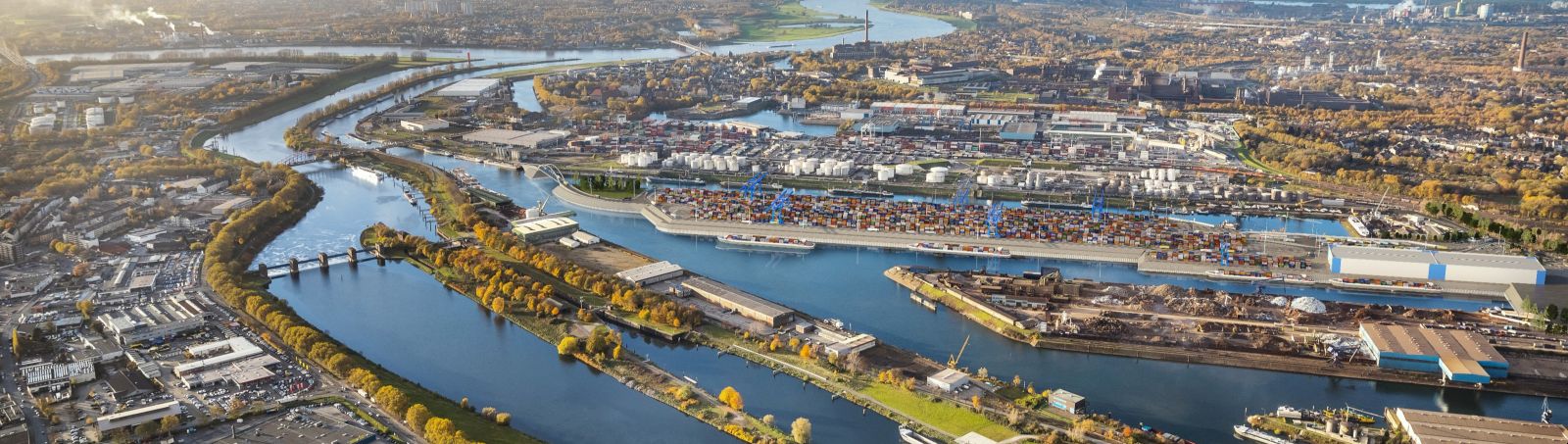 Visualisierung des geplanten Containerterminals im Duisburger Binnenhafen.