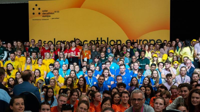 Mehrere hundert Studierende setzen ihre Ideen für eine klimafreundliche Zukunft beim Solar Decathlon Europe um.