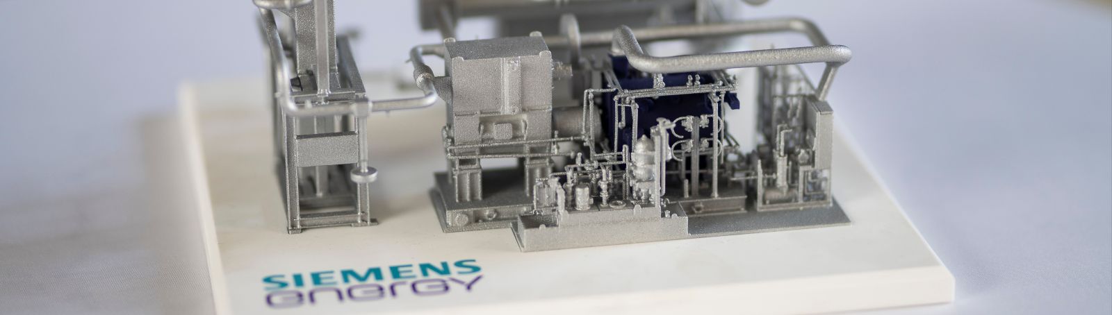 Dieses Modell zeigt die Wärmepumpe, gebaut von Siemens Energy, wie sie in Qwark3 zum Einsatz kommt.