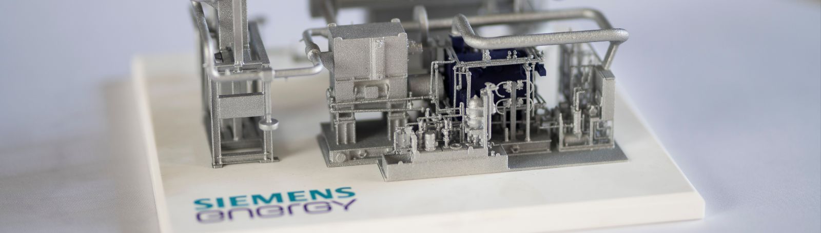 A model of the heat pump, built by Siemens Energy, that is being used in the Qwark3 project