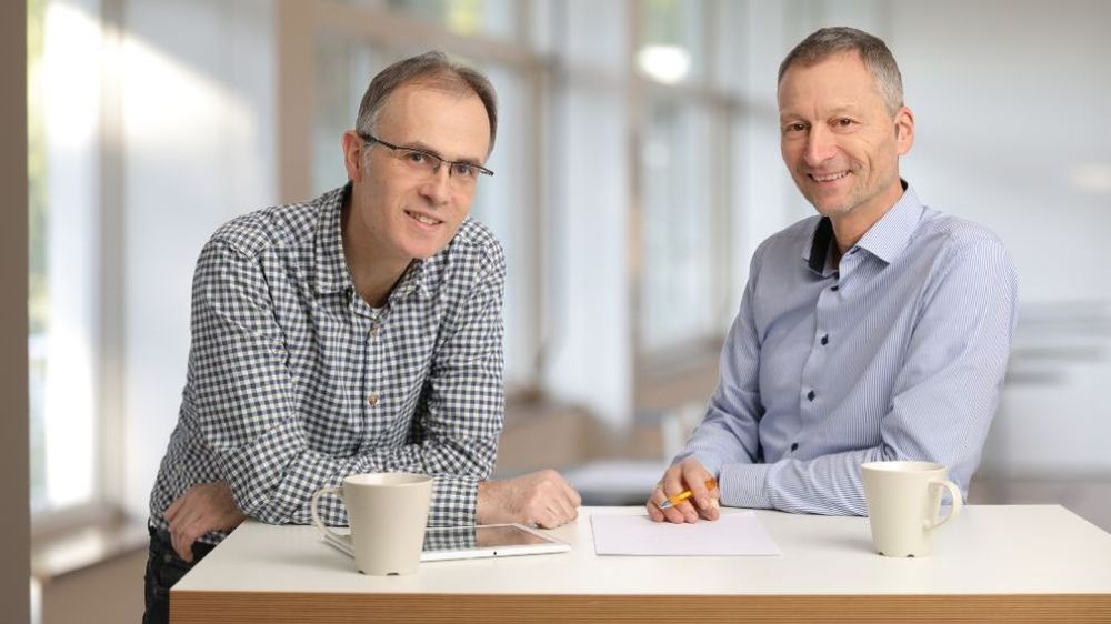 Project leader Michael Hörner (right) and Dr Holger Cischinsky are scientists at the Darmstadt Institute Housing and Environment.