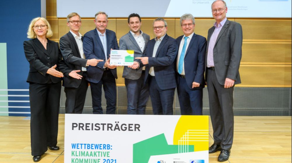 Winning team City of Hennigsdorf with congratulators