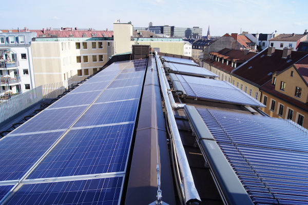 The roof areas are equipped with a solar power system and solar thermal vacuum tube collectors.