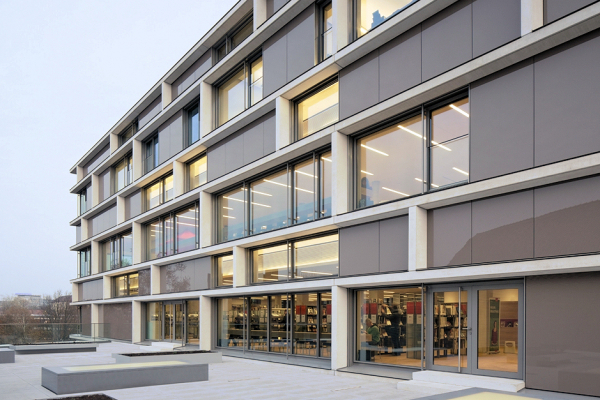 Nuremberg City Library: West façade open-plan area after renovation. | © City of Nuremberg, Building Department