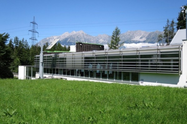 Gebäude der Bartenbach GmbH in Aldrans, Österreich