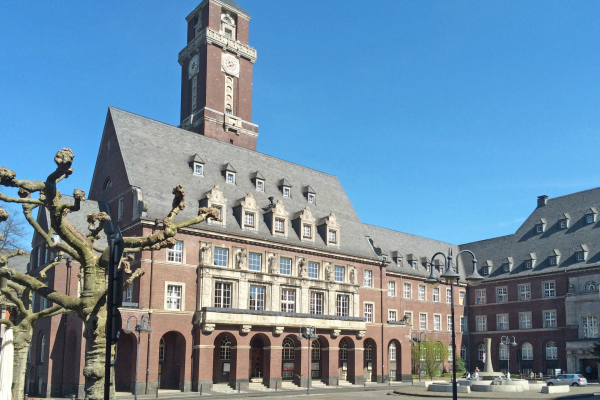 Das Rathaus der Stadt Bottrop ist eines von 25 öffentlichen Gebäuden, in denen die Forschenden von SUSTAIN2 ihr neu entwickeltes Messsystem installiert haben.