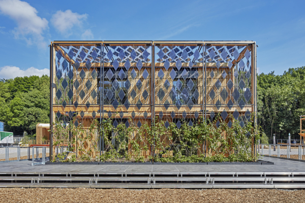 Organic photovoltaic modules in custom formats used as shade elements on the demonstration building from Stuttgart